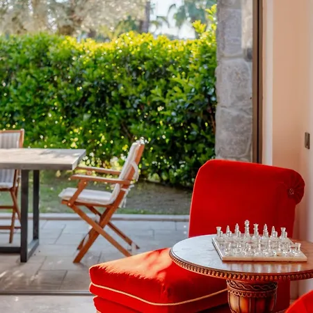 Luxury 4br Yalikavak With Private Pool Garden Бодрум