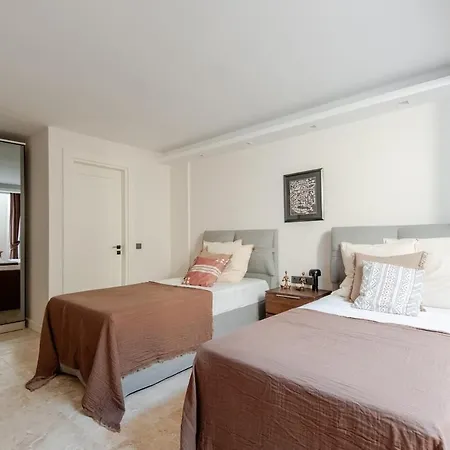 Luxury 4br Yalikavak With Private Pool Garden * Бодрум