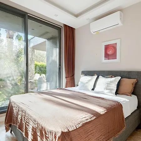 Luxury 4br Yalikavak With Private Pool Garden Вилла Бодрум